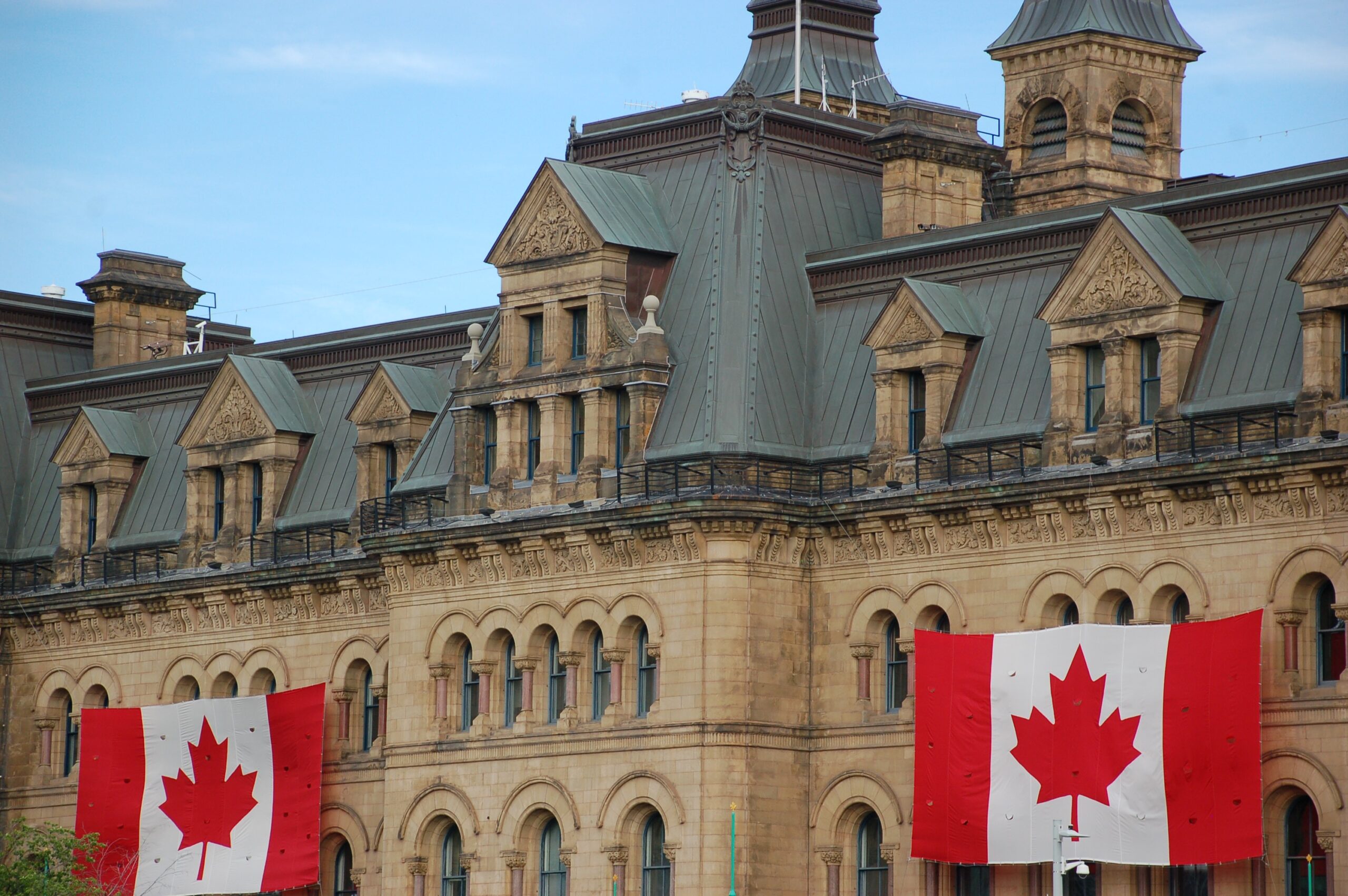 Top 5 Cheapest Colleges in Canada for International Students: No IELTS Required, Low GPA Accepted